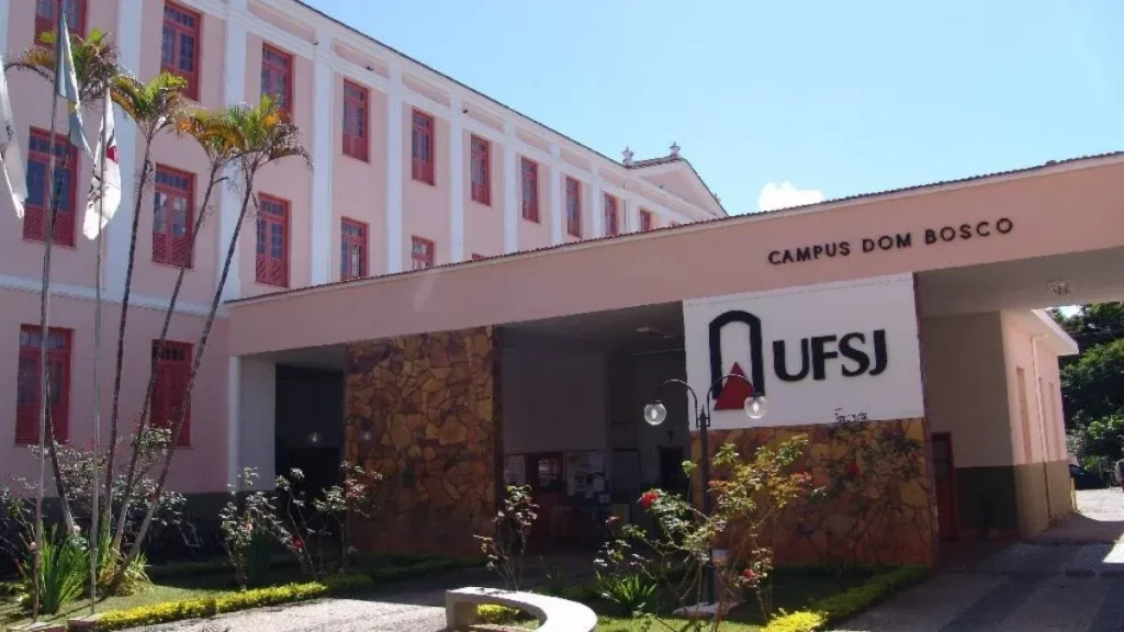 Concurso UFSJ para Técnico-Administrativo (TAE) abre vagas com salários de até R$ 4,5 mil